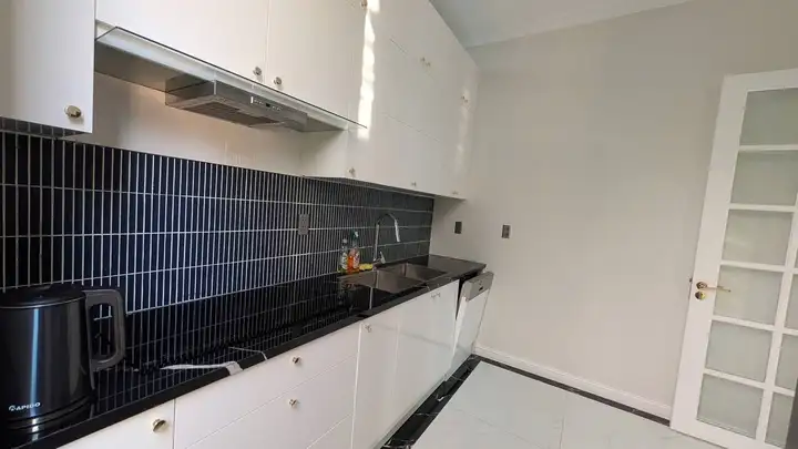 Вилла 3 этажа 4 спальни 5WC 370м2