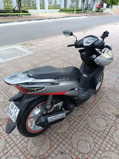 Скутер SYM Shark 125 черно-серебристый