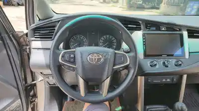 Toyota Innova 2.0E 2017 МКПП Серебристая 76 000 км