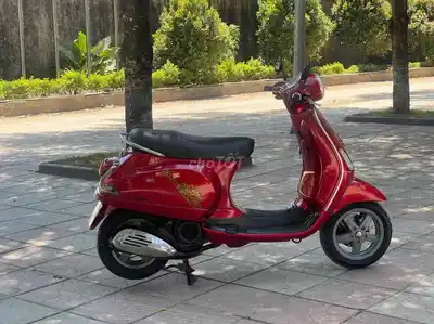 Piaggio Vespa ie Красная
