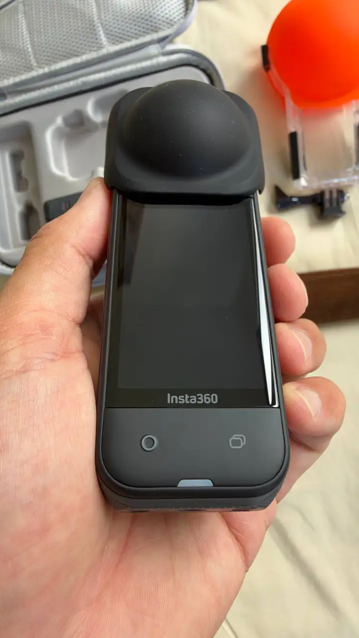 Insta360 X5