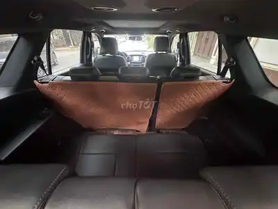 Ford Everest Titanium 4WD серый 7-местный автомат