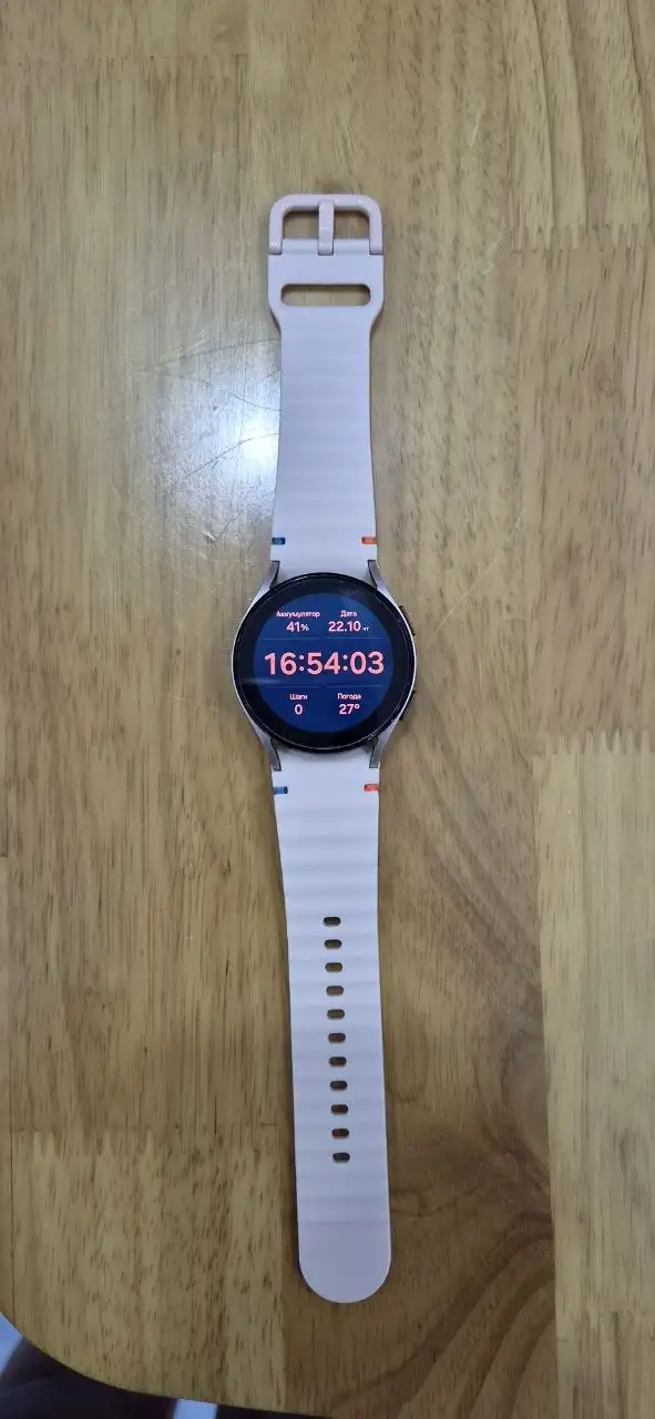 Смарт-часы Samsung Galaxy Watch 4