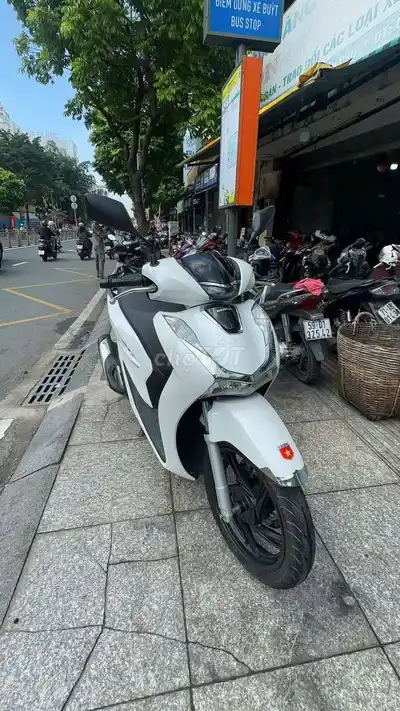 Honda SH 160 2024 Белый Б/у