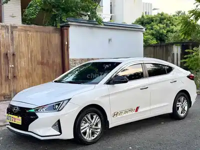 Hyundai Elantra 1.6AT 2021 белая