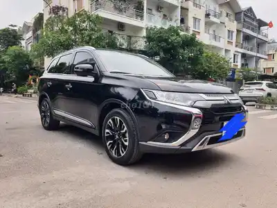 Mitsubishi Outlander 2.0 2022 Черный 20 тыс. км