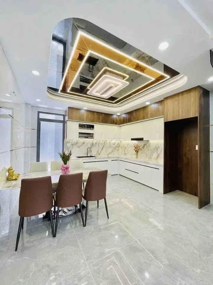 Дом Ракета, Бинь Тан, 5 спален, с лифтом