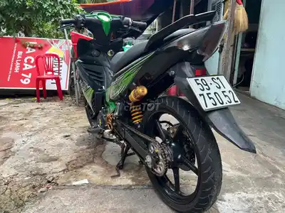 Yamaha Exciter 2013 черный с зеленым, амортизаторы Ohlins