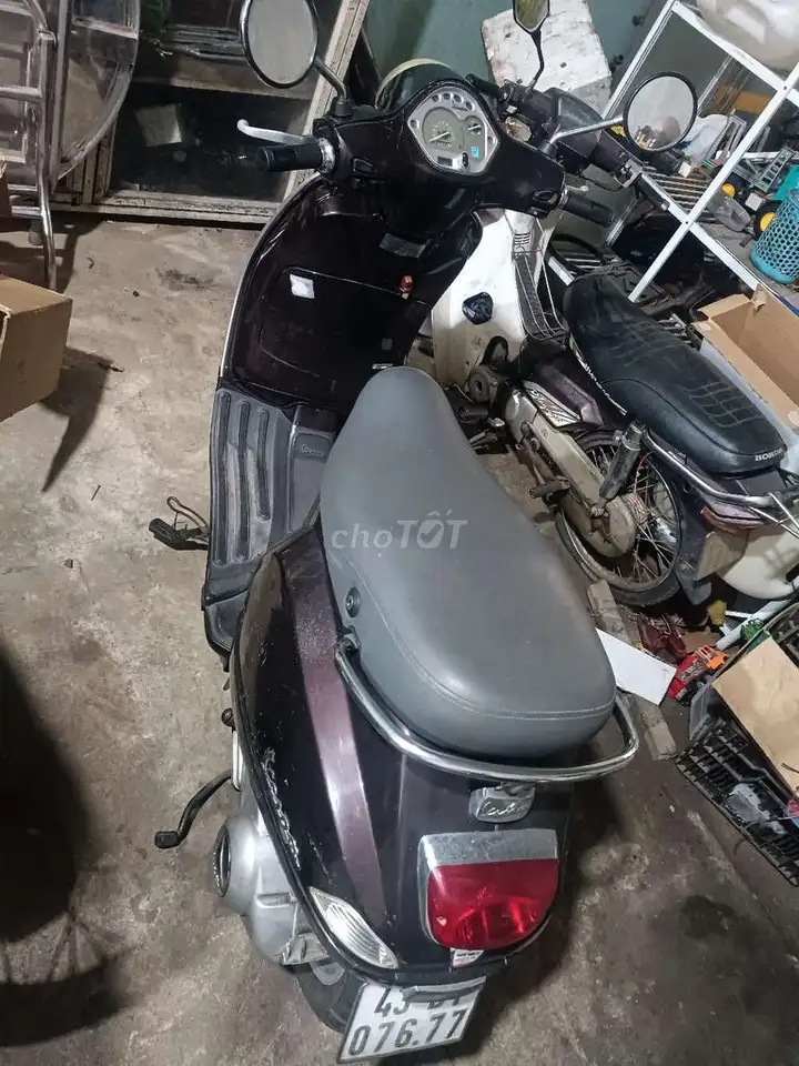 Piaggio Vespa Nâu
