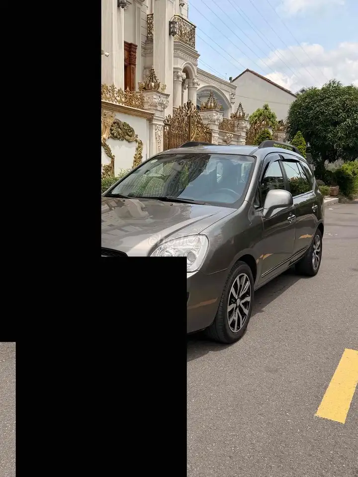 Kia Carens 7 мест, серый, автомат, бензин