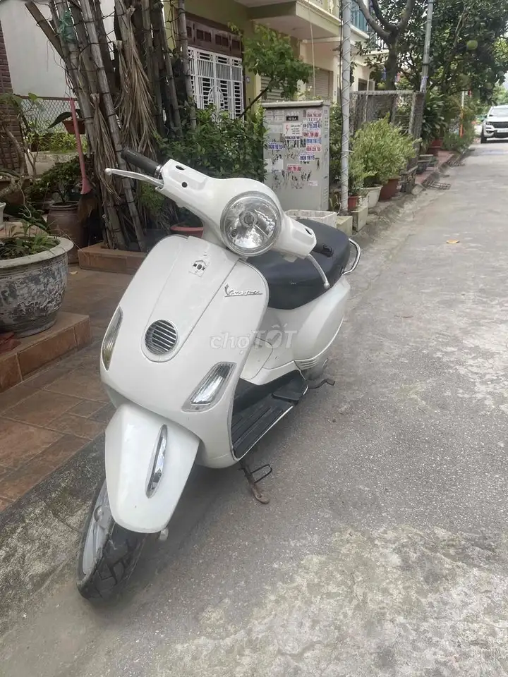 Piaggio Vespa 2011 Белый