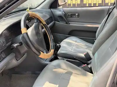 Nissan Bluebird 1993 Черный