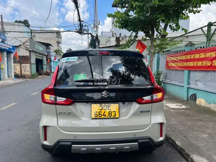Suzuki XL7 Hybrid 2025
