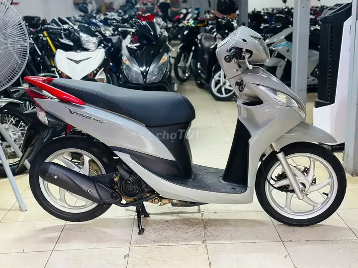 Мотосалон Thịnh Phát - Honda Vision, цвет серый цемент, родной мощный двигатель