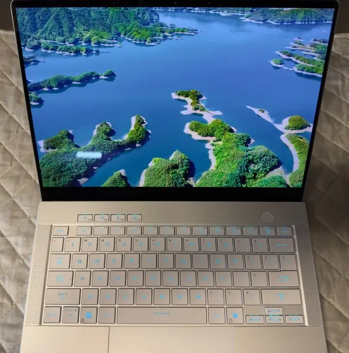 Ноутбук ASUS ROG Zephyrus G14 2025