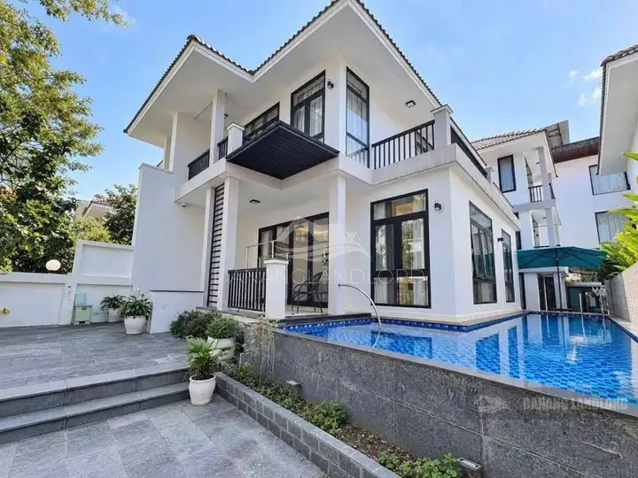 Аренда виллы 2 этажа 3 спальни 200м2 Euro Village Son Tra