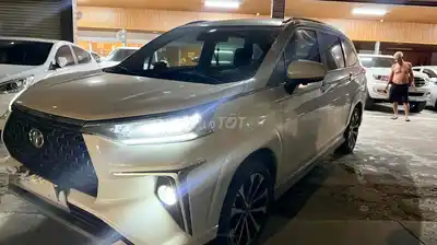 Toyota Veloz Cross 2024 Белый 7 мест