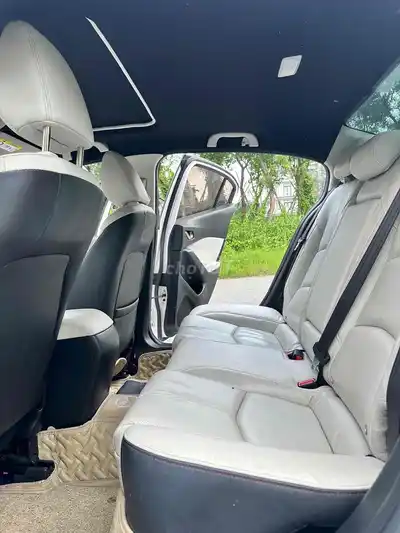 Mazda 3 2020 Белая, пробег 30.000 км