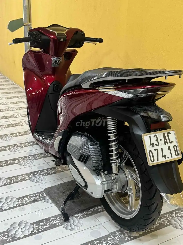Honda SH 160 2024 красный 9000 км