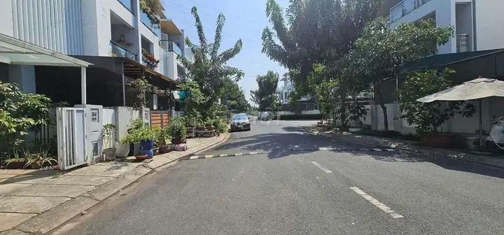 Дом в Mega Village Khang Điền, 75м2, 3 этажа, без отделки, торг
