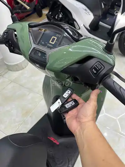 Honda SH 150 2022 2900 км авокадо (зеленый)