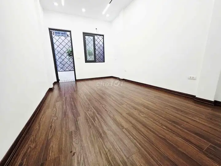 Новый дом Trung Phụng, Dong Da, 33м², 4 этажа, 3 спальни, 3 ванные