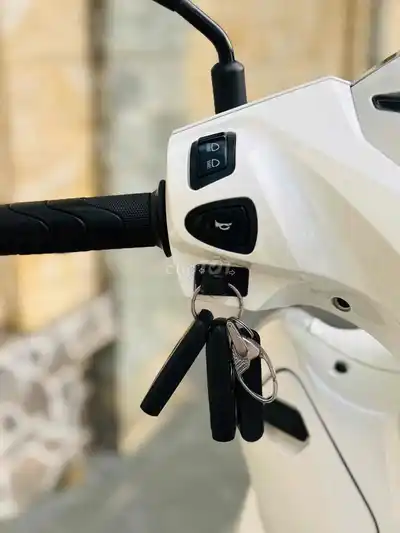 Honda Lead 125fi 2023 Белый 7000 км 4 клапана smartkey