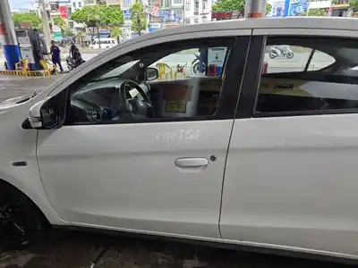 Белый Mitsubishi Attrage