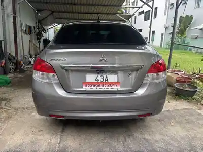 Mitsubishi Attrage 2017 автоматическая коробка серый