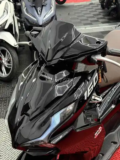 Honda Airblade 160 куб. см 2023, черная глянцевая