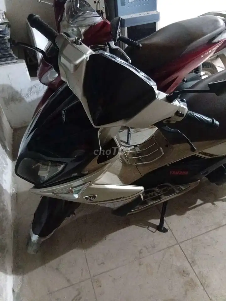 Yamaha Novo 4, черный, медно-золотой