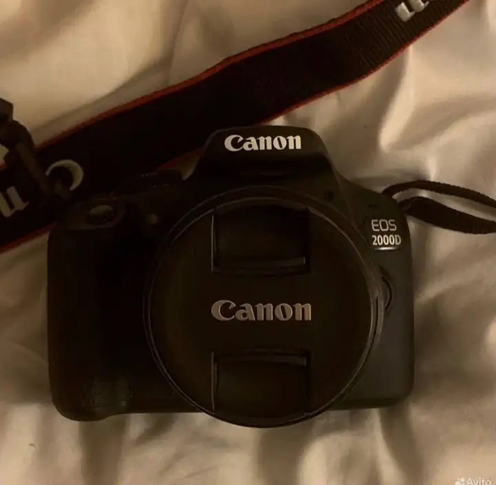 Фотоаппарат Canon EOS 2000D