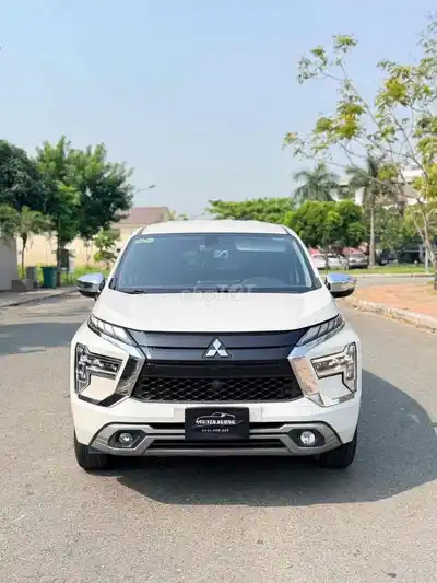 Mitsubishi Xpander Premium 2024 белый 77000 км