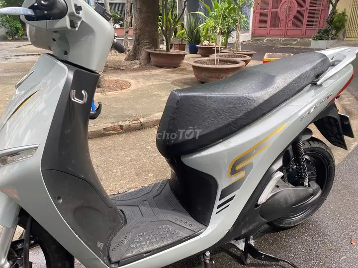 VinFast Feliz Neo 2025, серый, 38 900 км