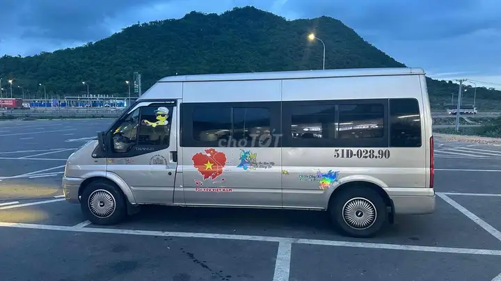 Ford Transit 2015, 6 мест, серебристый