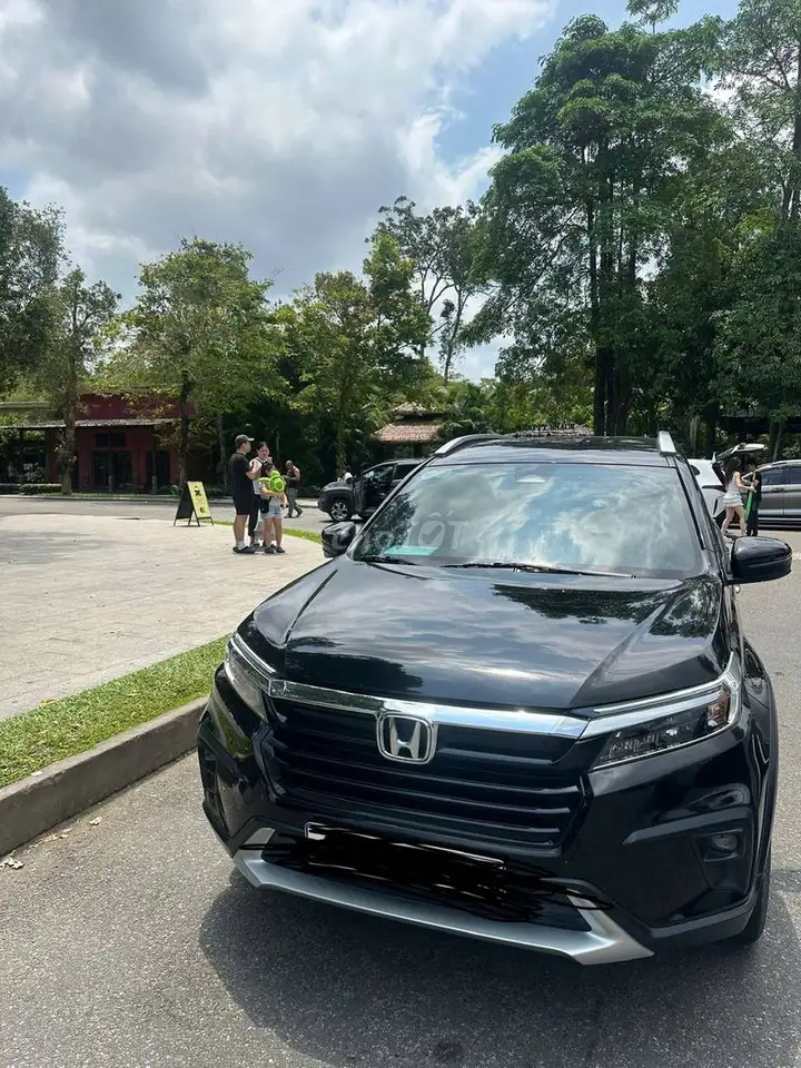 Honda BRV-L 2024 черный 38 000 км