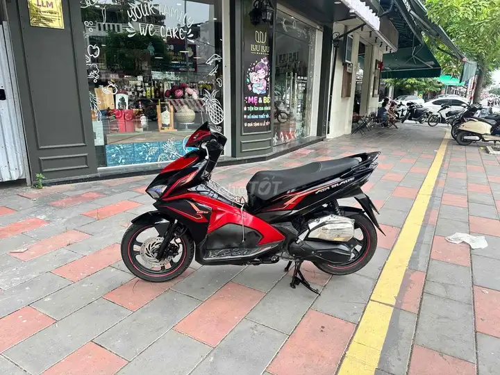Honda Air Blade Sport 2019 красно-черный спорт
