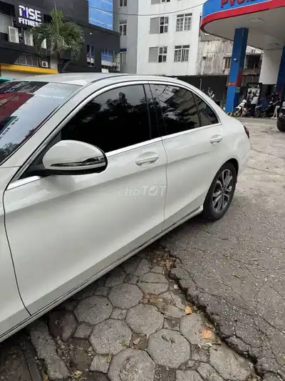 Mercedes C200 2017, 100 тыс. км, белый