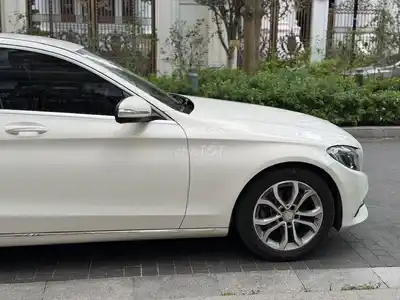 Mercedes-Benz C200 2016 Белый 90000 км