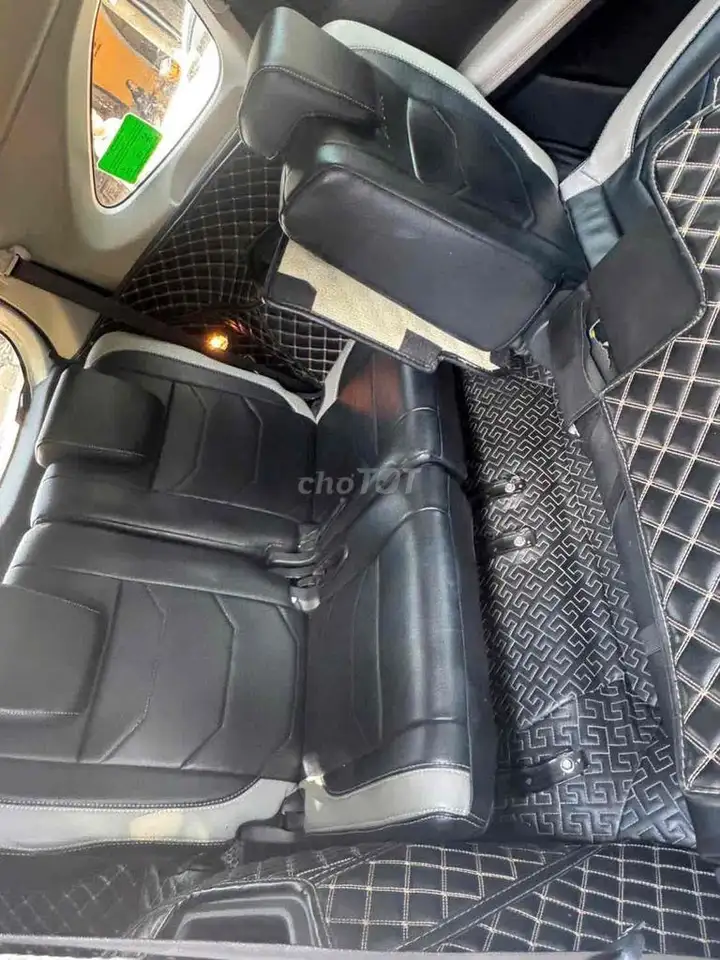 Toyota Veloz Cross 2022 Белый 7 мест