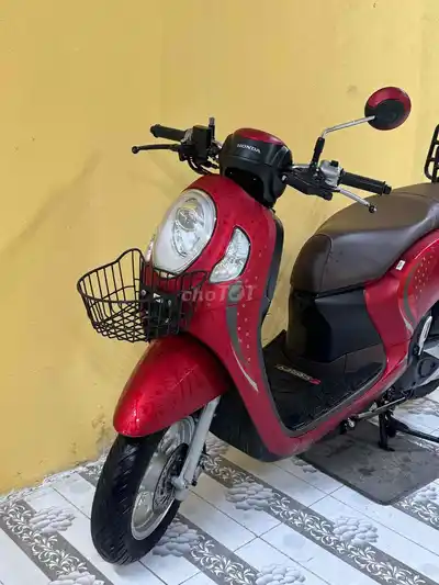 Scoopy 2024 смарт-ключ, матовый красный, состояние нового 43AC-025.67