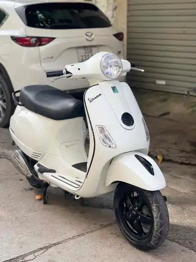 Скутер Piaggio Vespa белый 125cc ie с электронным впрыском