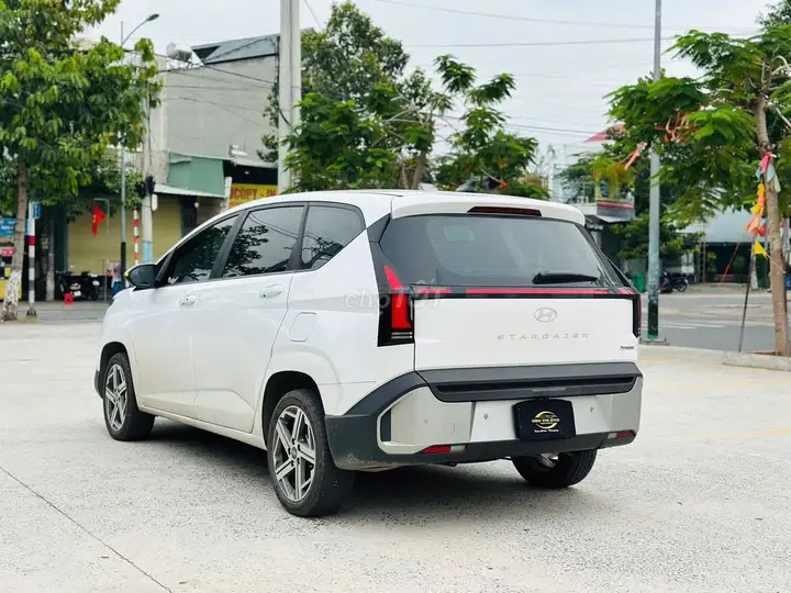 Hyundai Stargazer Premium, белый