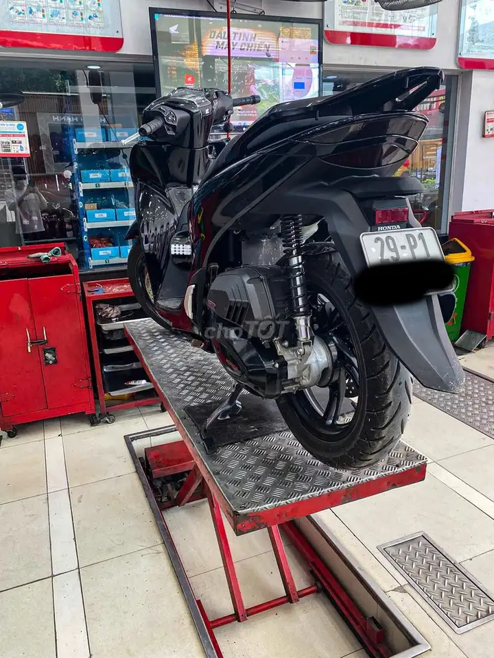 Honda SH 150i ABS 2021 Четыр черный 16095 km