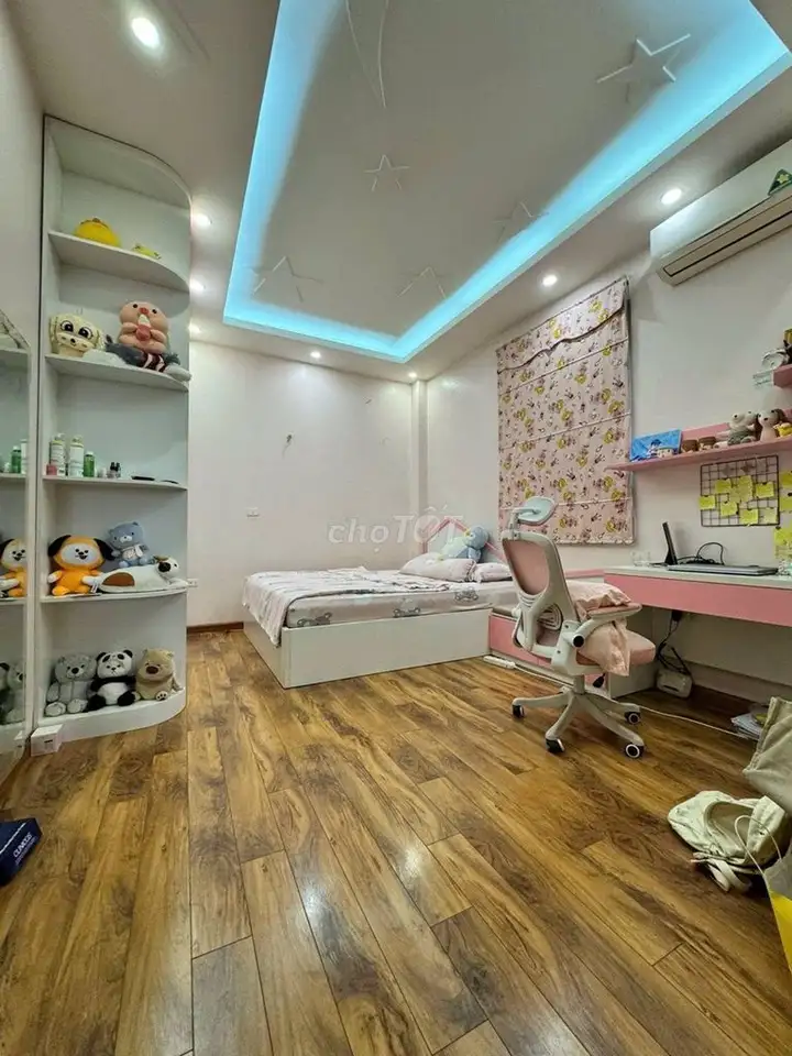 Nhà 46m2 lô góc, 4 tầng, 4PN, Nguyễn Văn Cừ, hơn 8 tỷ