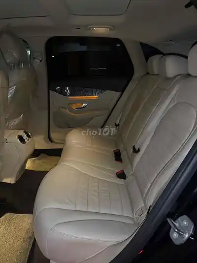 Мерседес-Бенц GLC 300 4MATIC 2019 Черный 7 тыс. км