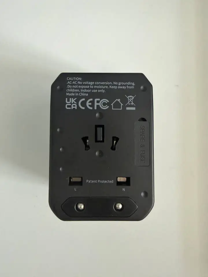Travel adapter (адаптер, переходник)