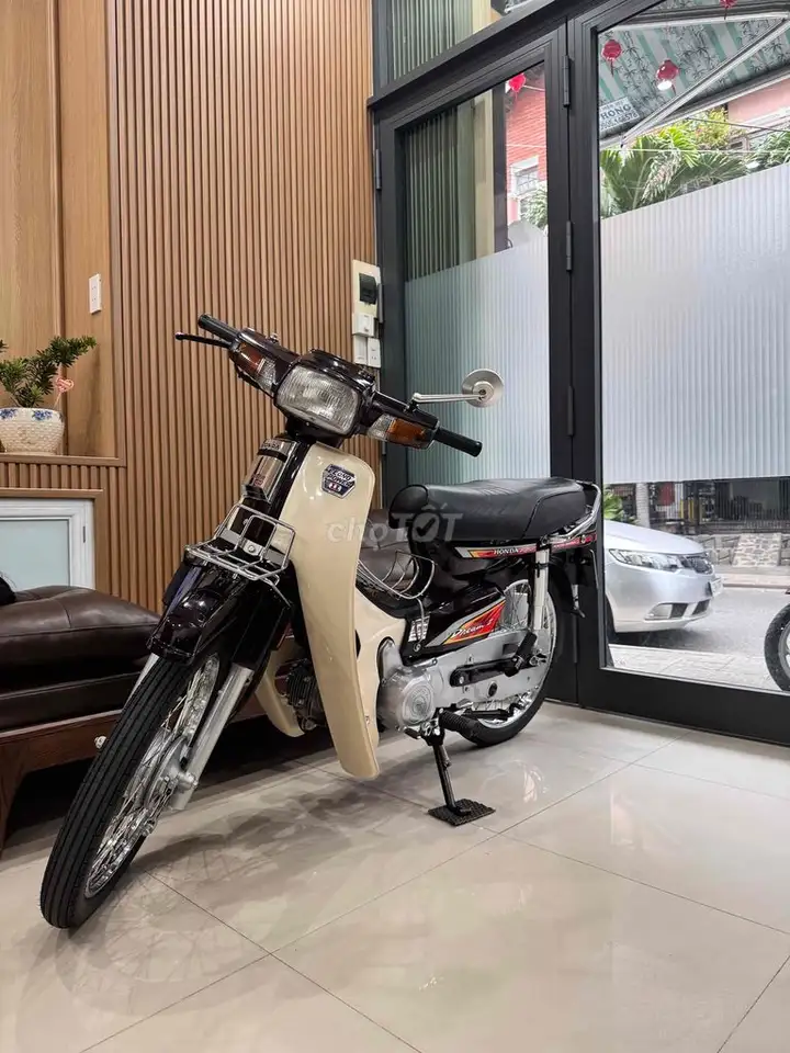 Honda Dream Thai 1999, коричневый/бежевый