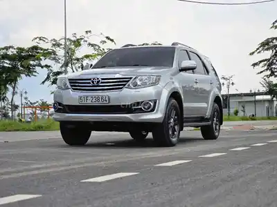 Toyota Fortuner 2015 бензин