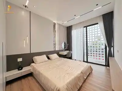 153 Аренда нового 3-этажного дома в автомобильном переулке То Хиеу 📐 Площадь участка: 1